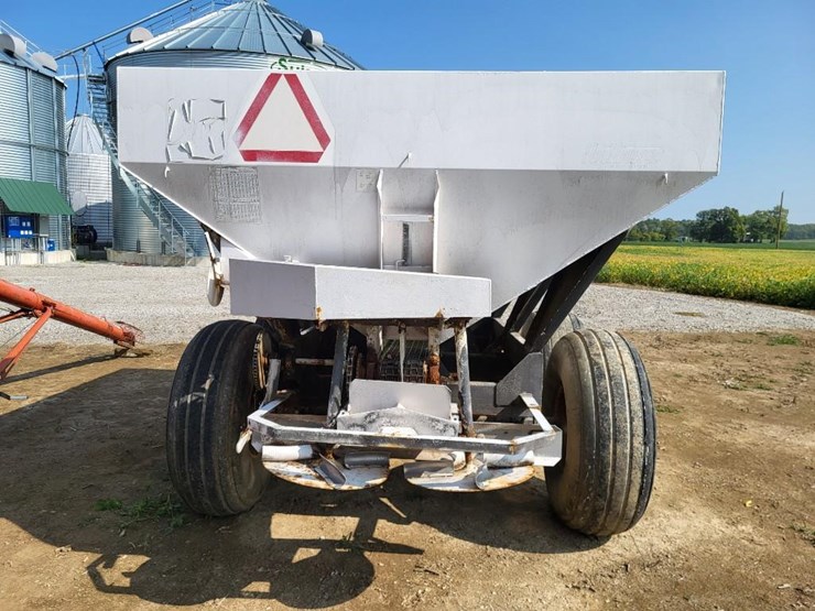wilmar-6-ton-tandem-axle-lime/fertilizer-spreader-image-4