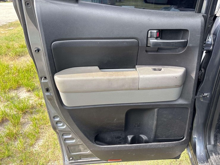 2008-toyota-tundra-image-12
