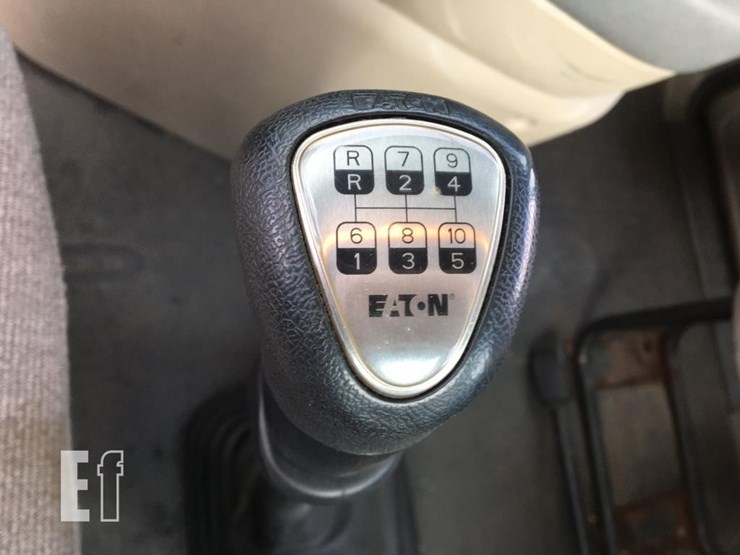 2012-freightliner-cascadia-113-image-8