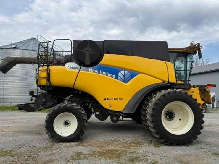 2011-new-holland-cr9065-image-5
