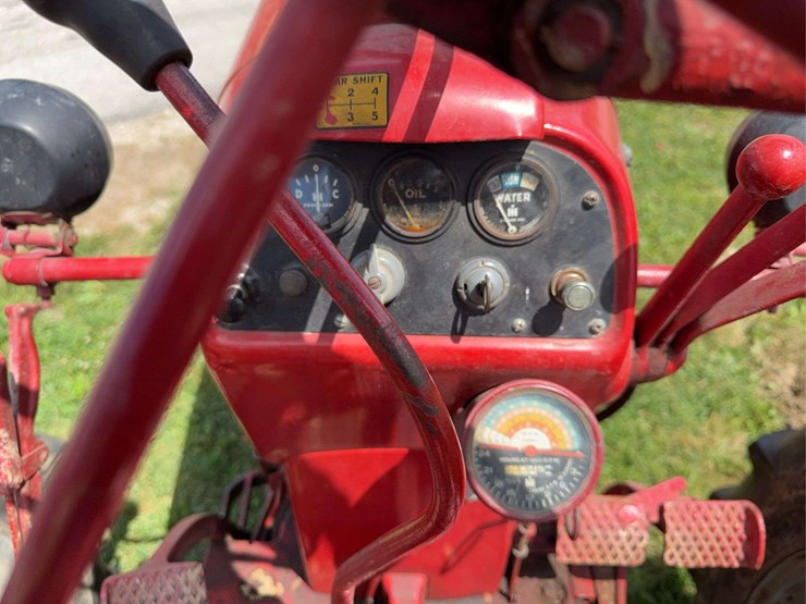 farmall-400-image-44