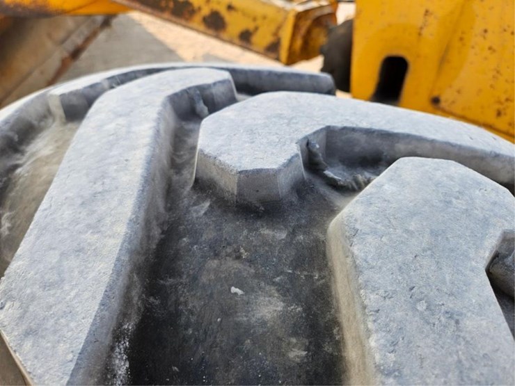 2012-deere-770a-image-56