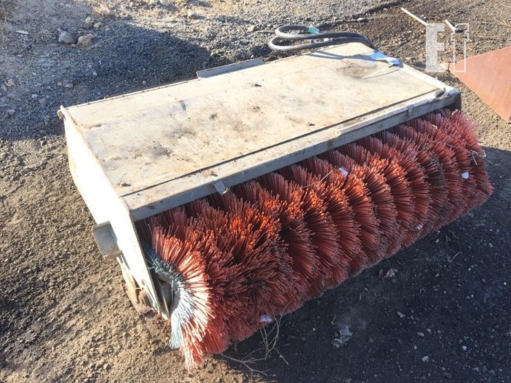 5ft-sweeper-attachment,-image-1