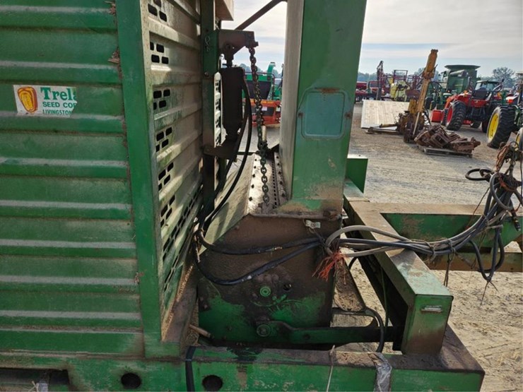 john-deere-100-image-12