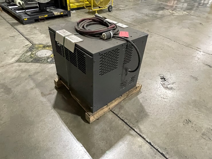 #7156-•-hawker-power-tech-high-frequency-intellicharger-forklift-battery-charger-image-4