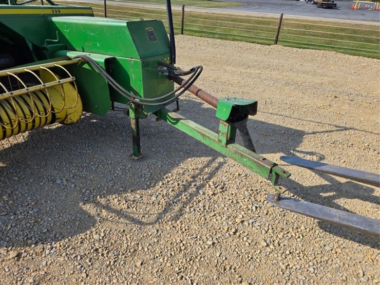 john-deere-336-image-8