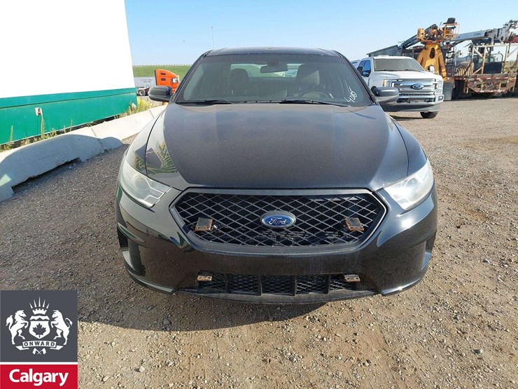 2014-ford-taurus-awd-4dr-sedan-image-18