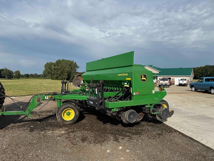 john-deere-1590-image-4