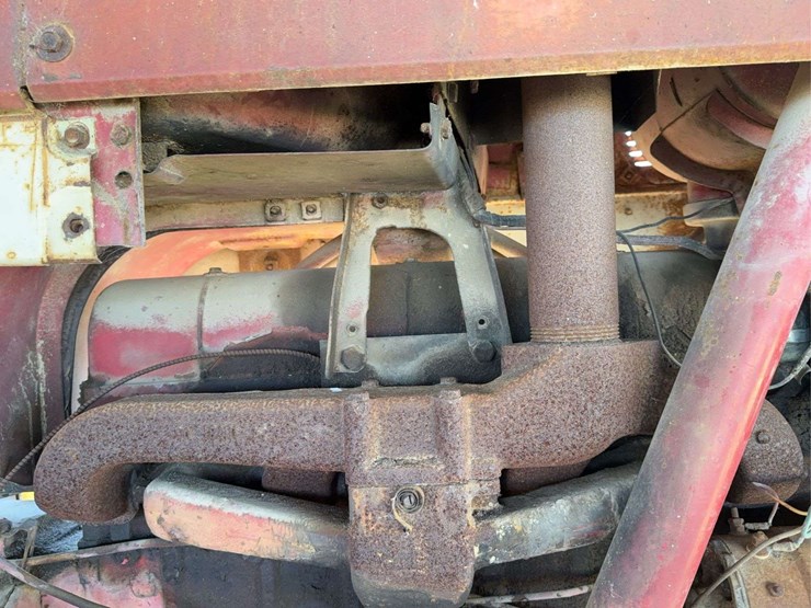 farmall-806-image-65