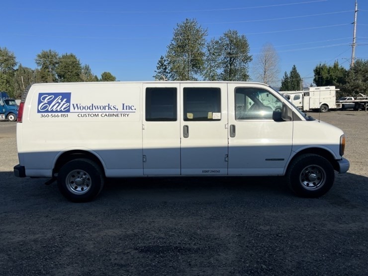 2002-gmc-3500-image-3