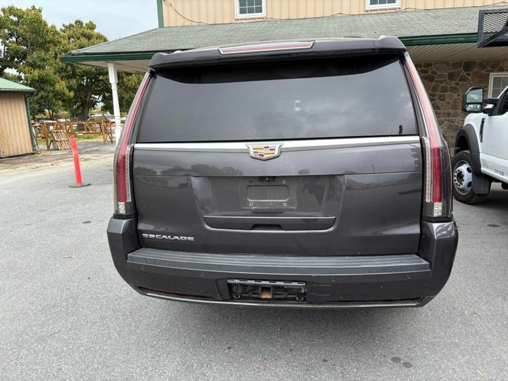 2017-cadillac-escalade-image-7