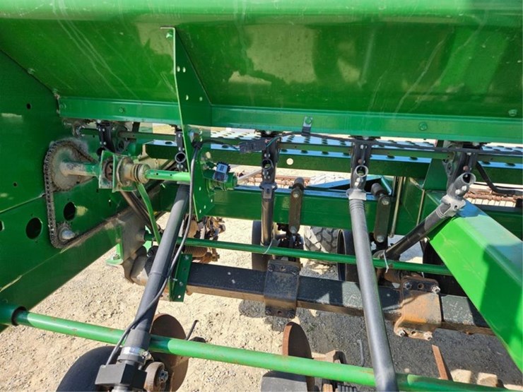 2022-john-deere-1590-image-43
