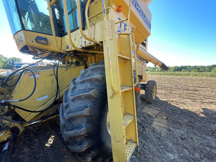 new-holland-tr87-image-13