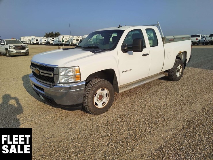 2013-chevrolet-silverado-2500hd-image-1
