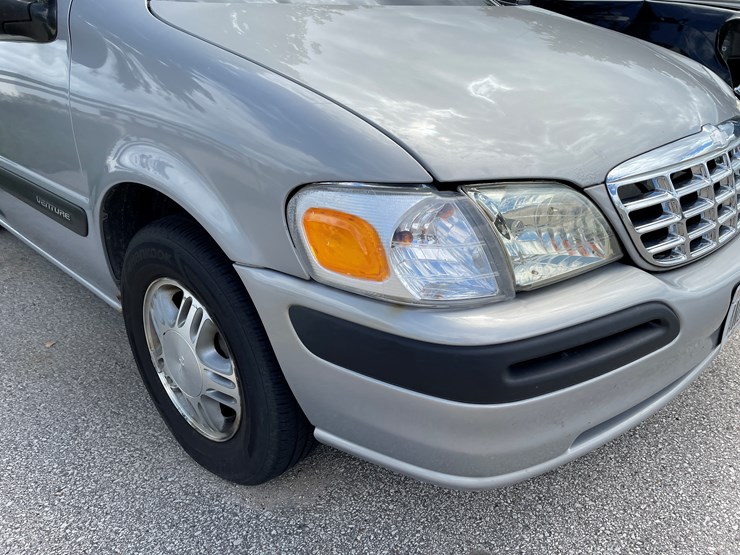 #8008-•-2000-chevy-venture-ls-van-(with-wi-title)-image-10