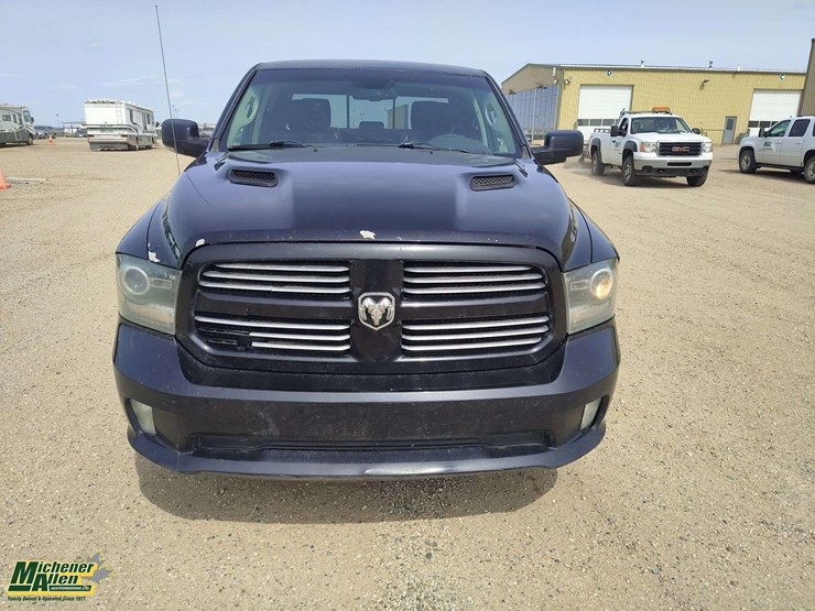 2013-ram-1500-sport-4x4-crew-cab-sb-image-22