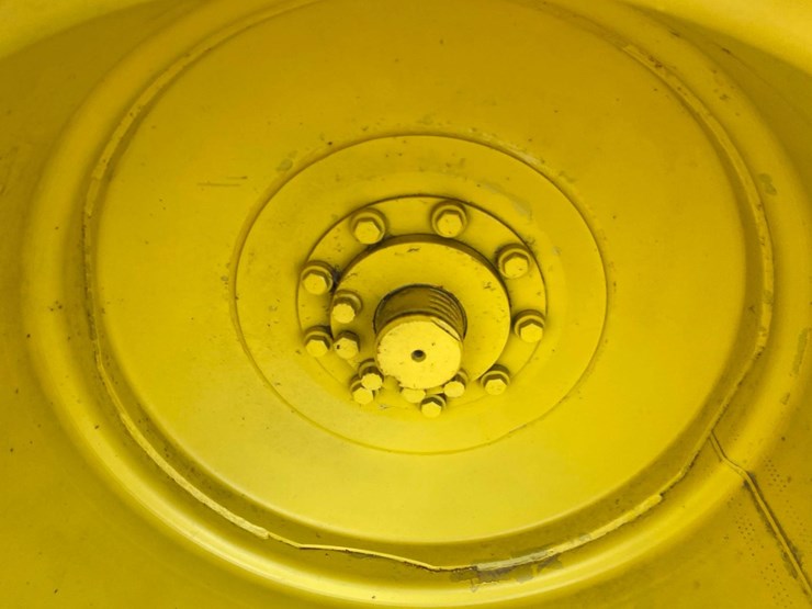 john-deere-8430-image-40