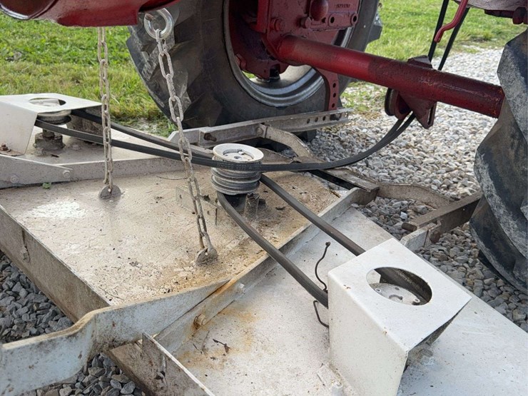 farmall-140-with-belly-mower-image-78