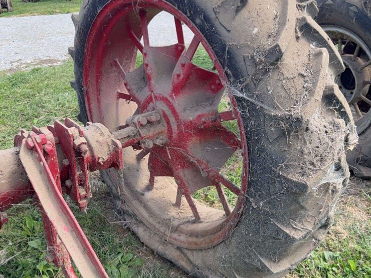 farmall-f-12-image-26