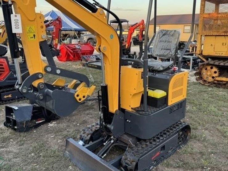 land-hero,-ldh-kn16,-mini-excavator,-gas-engine,-image-1
