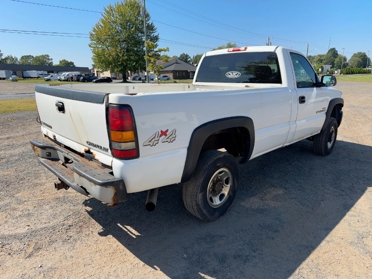 2005-gmc-sierra-2500hd-image-5