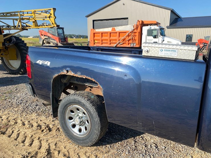 2010-chevy-silverado-image-11