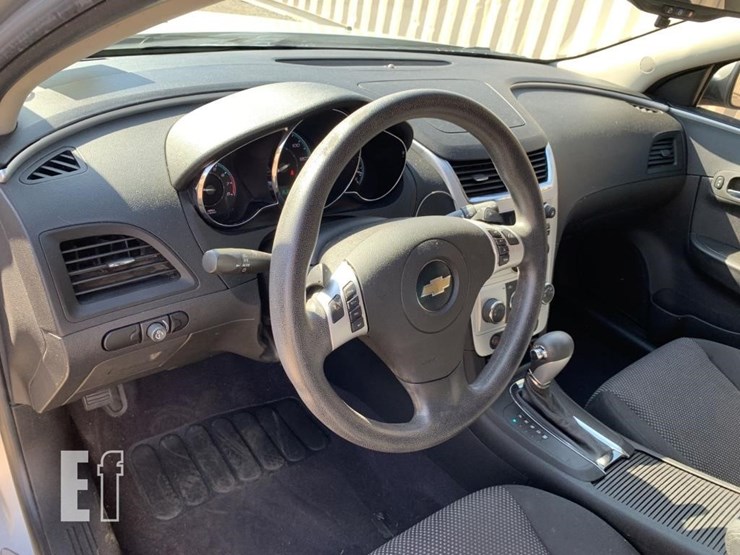 2010-chevrolet-malibu-lt-sedan-image-7
