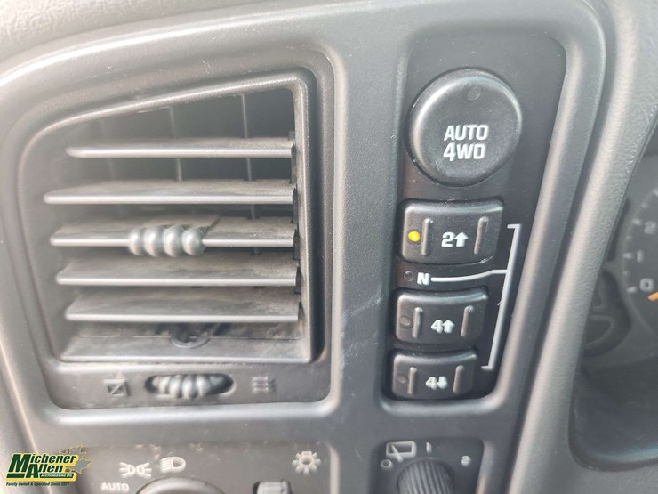 2004-gmc-yukon-xl-image-13