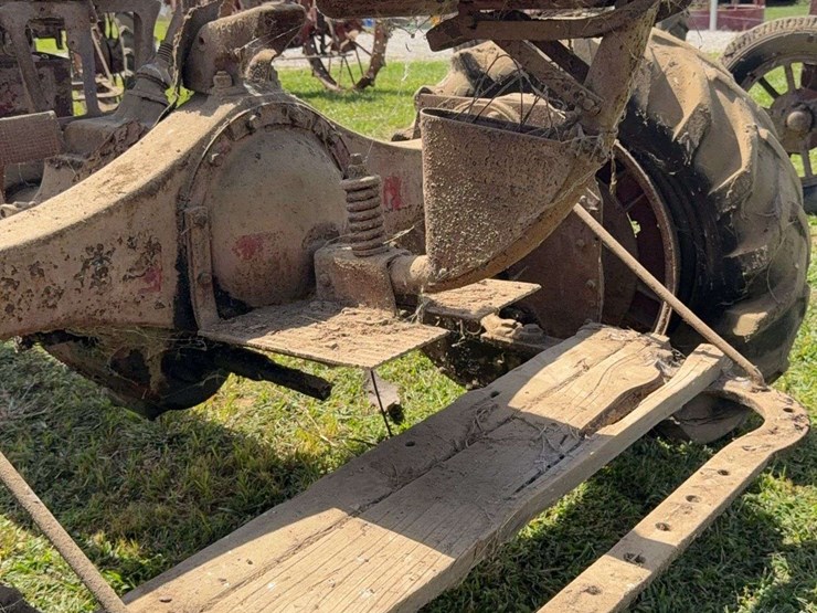 farmall-f-20-image-28