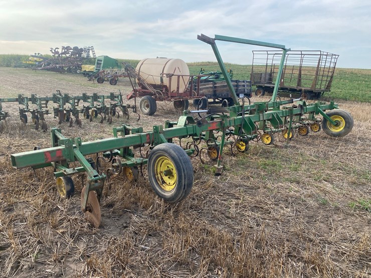 brillion-8-x-36”-row-cultivator-image-1