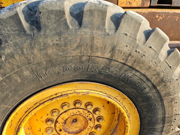 2012-deere-770a-image-52