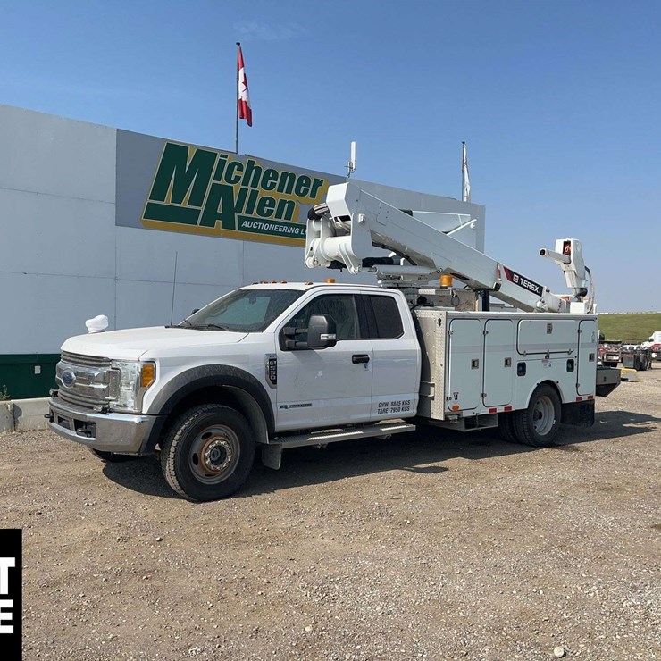 2017 FORD F550