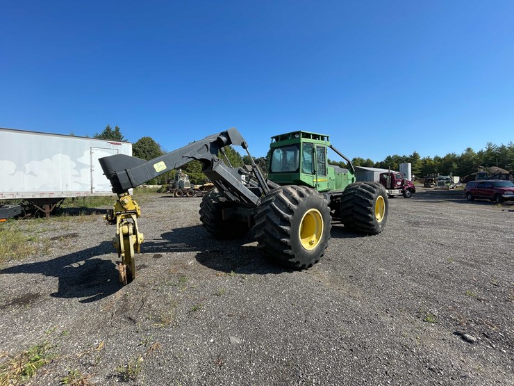 2000-john-deere-660-image-1