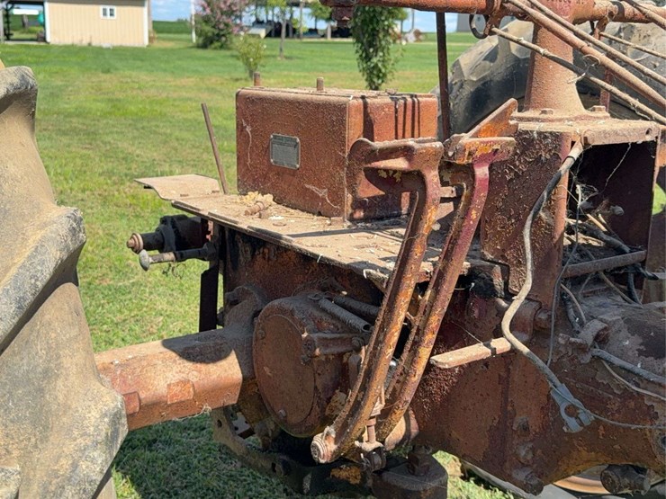 farmall-c-image-38