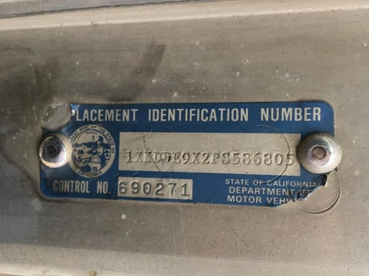 1993-kenworth-t8-dump-truck-image-15