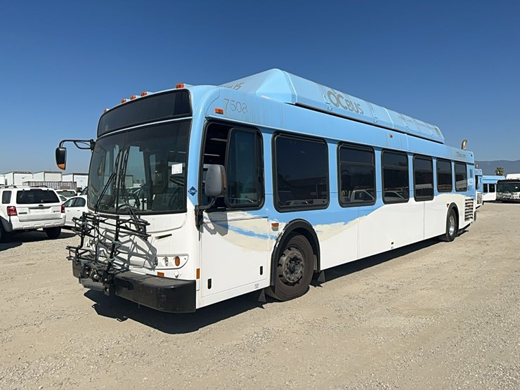 lot#--2012-new-flyer-c40lfr-transit-bus-image-2