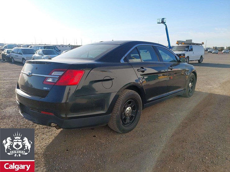 2014-ford-taurus-awd-4dr-sedan-image-4