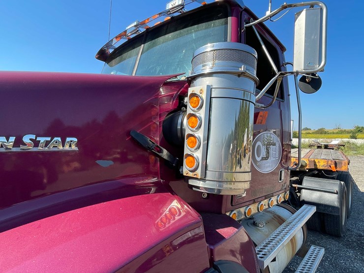 #2270-•-2011-western-star-semi-tractor-(has-wi-title)-(forestville,-wi)-image-27