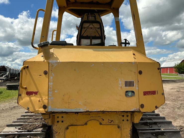 2002-deere-700h-image-40