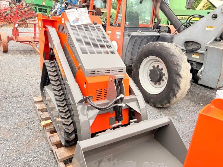 hrc700-mini-skid-steer-image-6