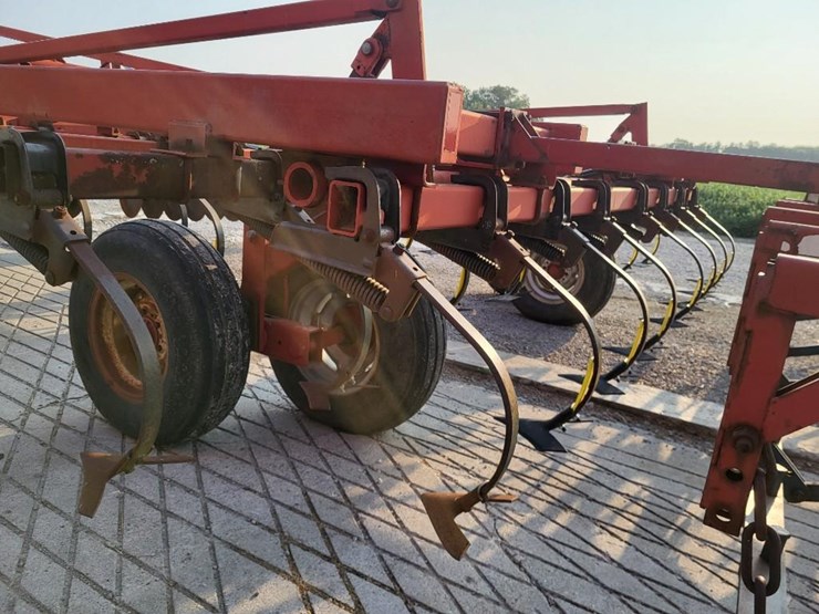case-ih-4200-image-24