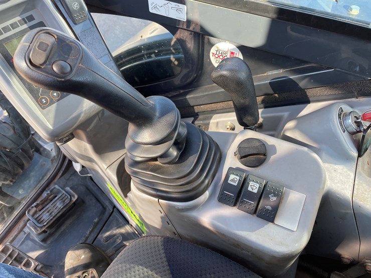 2019-hitachi-zx35u-image-37