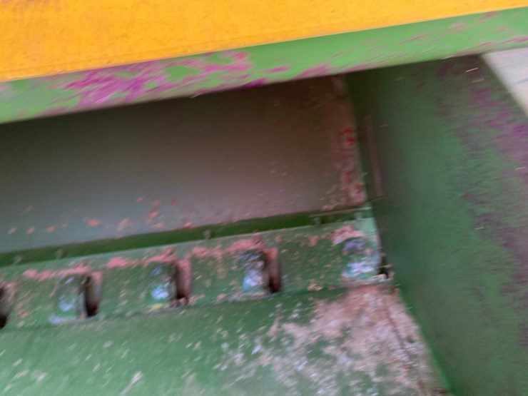 john-deere-8300-image-31