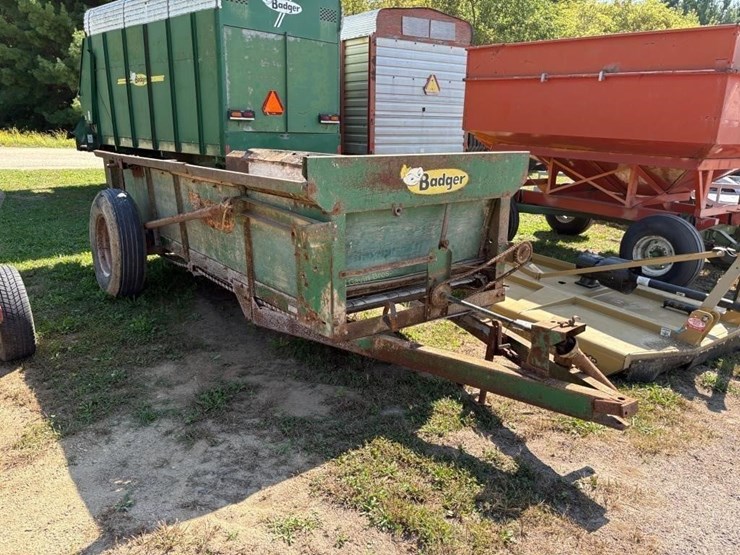 badger-manure-spreader-image-2