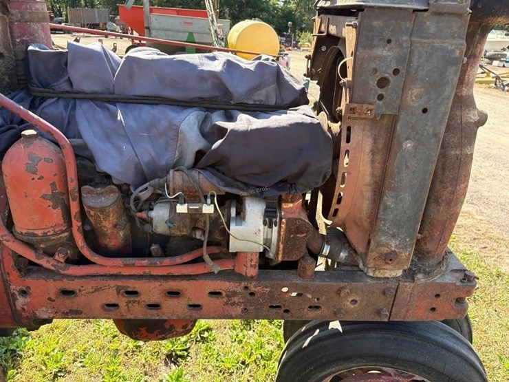 farmall-400-diesel-tractor-for-parts-image-4