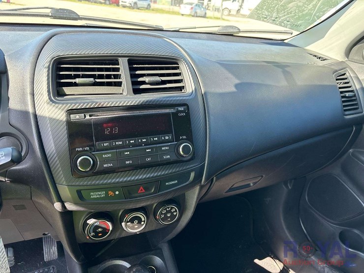 2015-mitsubishi-outlander-image-15