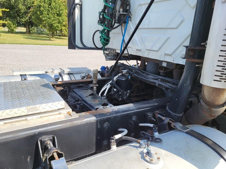 2016-international-prostar-image-36