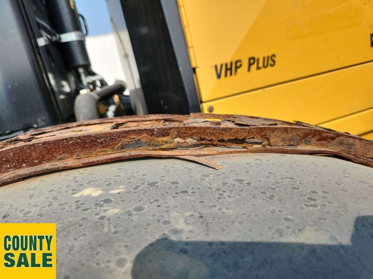 2015-caterpillar-160m-awd-image-43