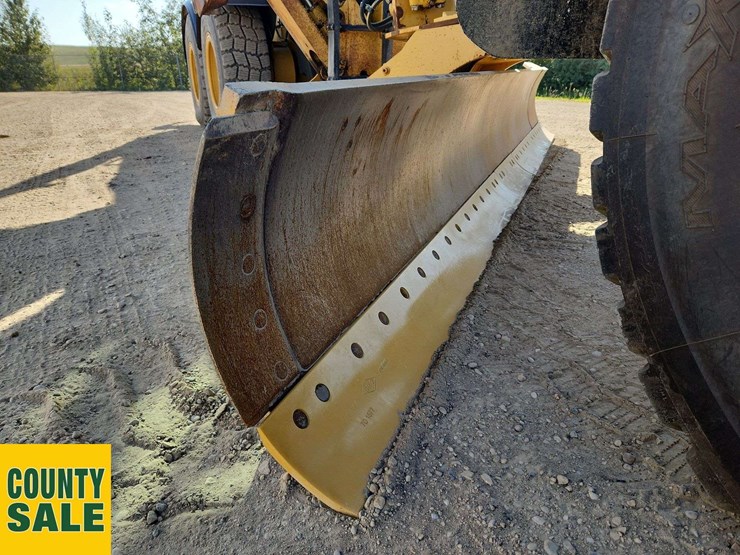 2020-caterpillar-150-awd-image-33
