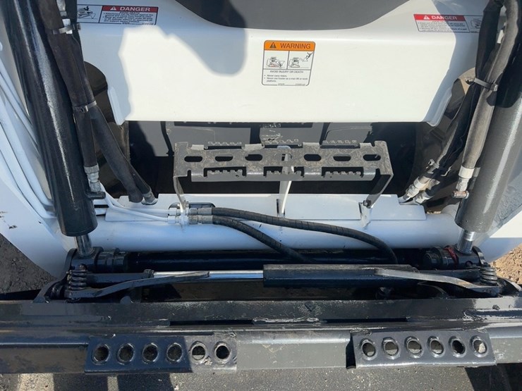 2017-bobcat-t450-image-10